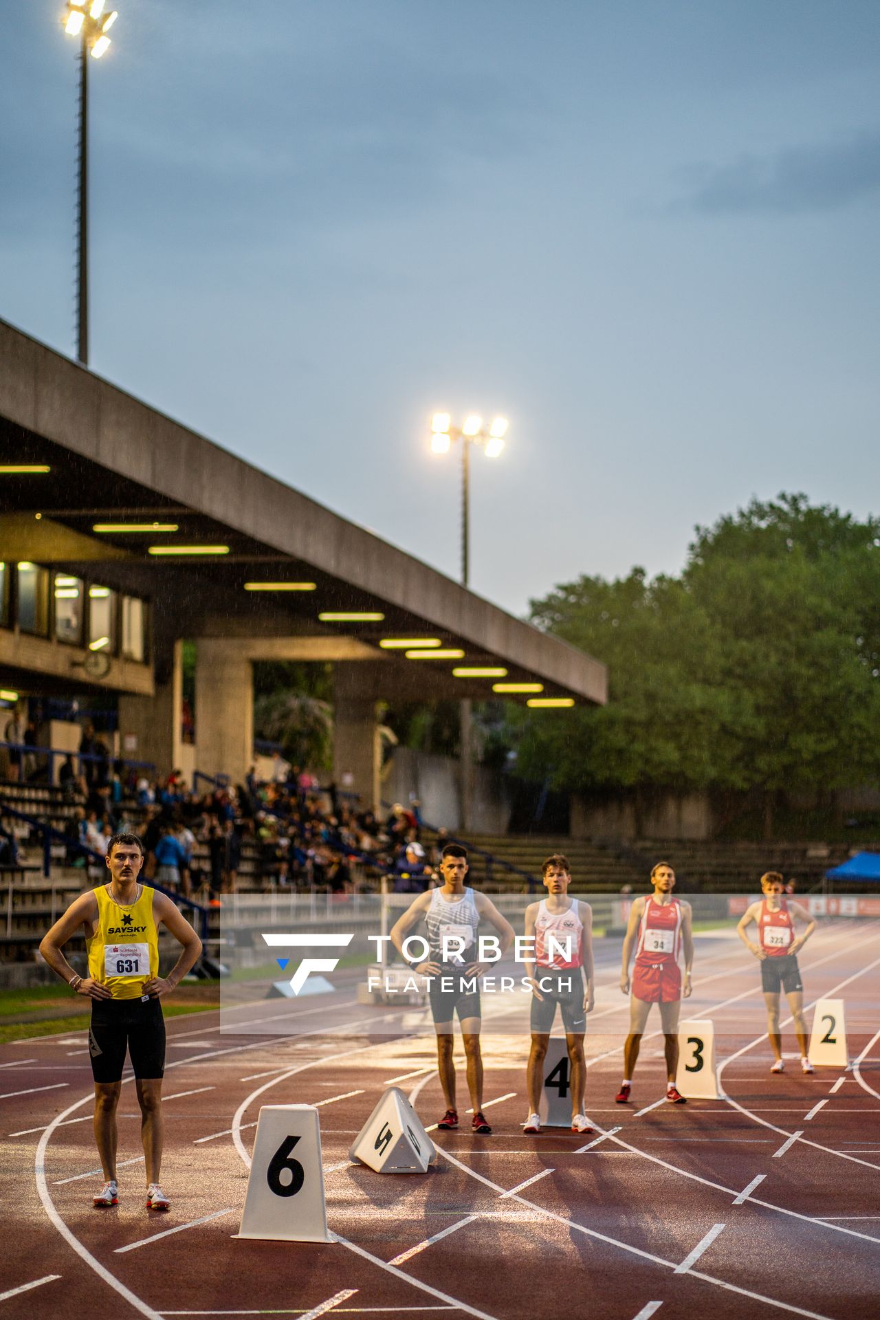 Julius Lawnik (LG Braunschweig), Timothy Erpenbach (TSV Pfungstadt), Christoph Schrick (ASC Darmstadt), Micha Heidenreich (LG Nord Berlin), Marcel Holz (LC Paderborn) am 03.06.2022 waehrend der Sparkassen Gala in Regensburg